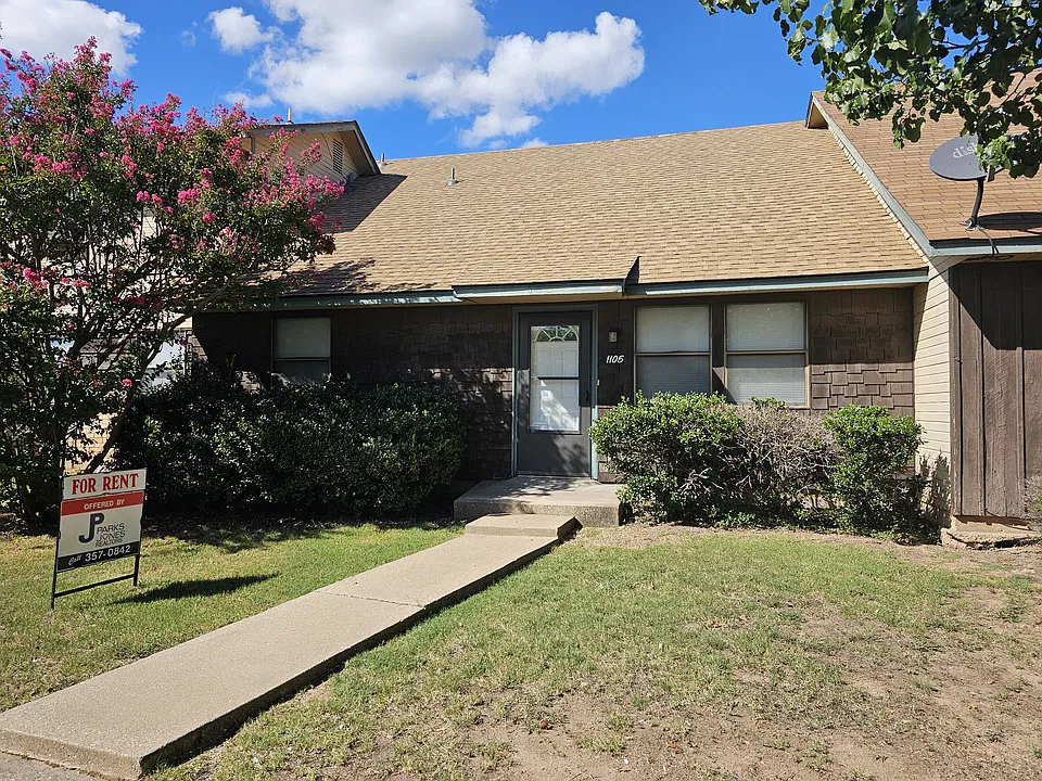 1105 NW 52nd Cir