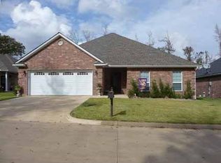 140 Spring Creek Dr, Nacogdoches, TX 75965
