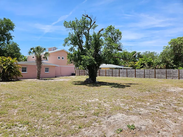 341 Bayshore Dr — Photo 44