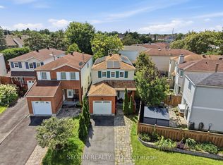 6 Manju St, Ottawa, ON K1G4T7