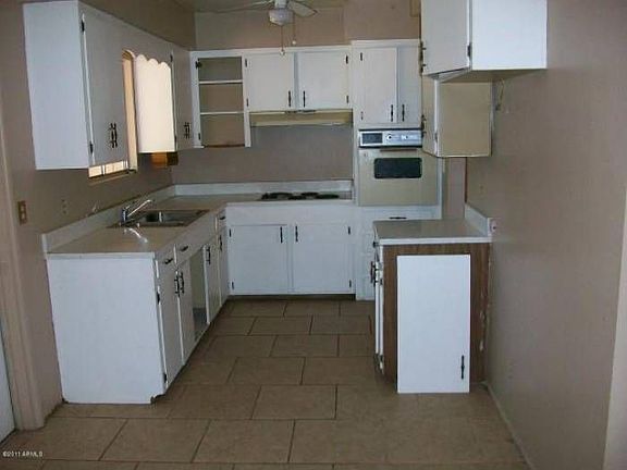 3rd image of 1721 E 2nd St