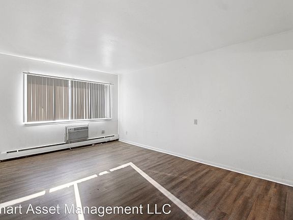 4th image of 2809 W Highland Blvd #202