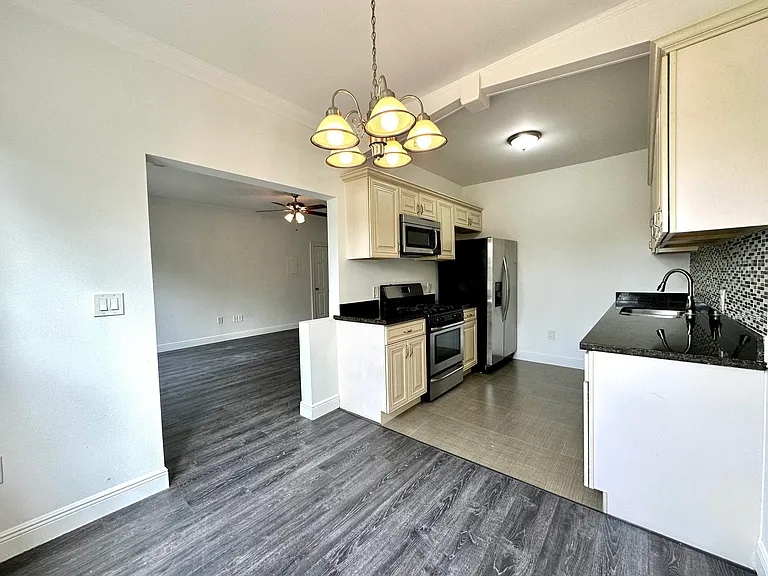 815 Upland Rd #6 — Photo 15