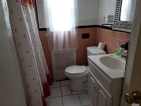 3rd image of 130 Fieldmere St