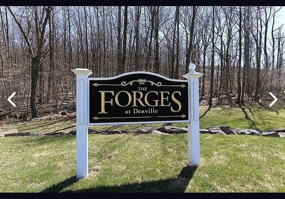 1st image of 8 Glades Dr #2304