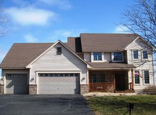 3000 Carey Heights Dr, Saint Paul, MN 55109