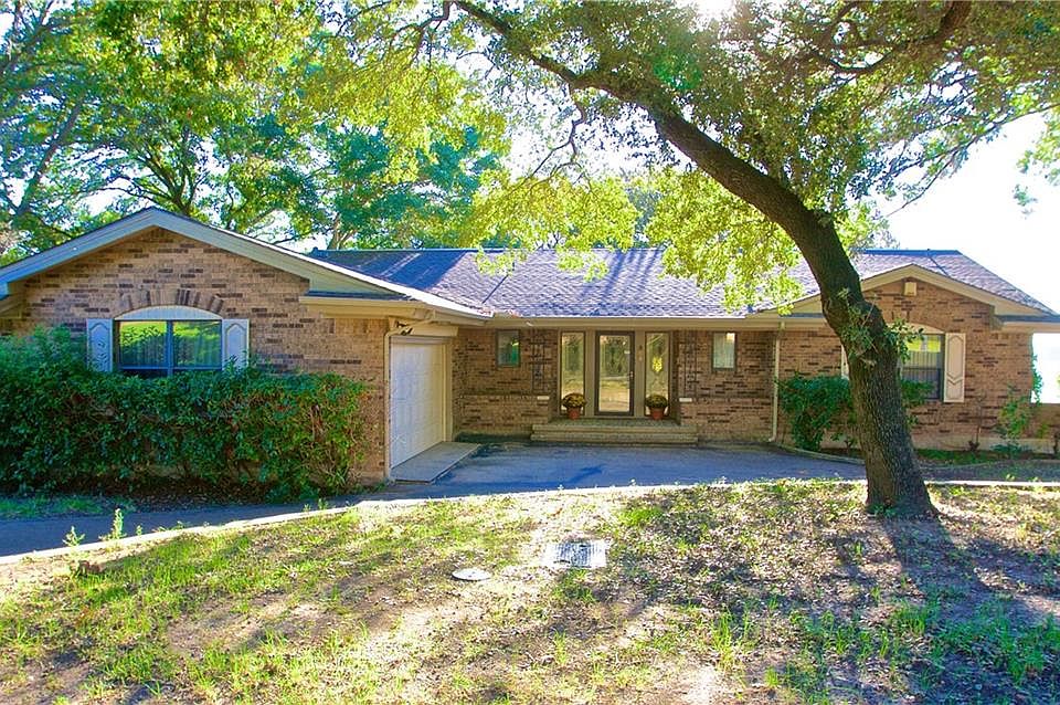 1st image of 304 Point Royal Dr