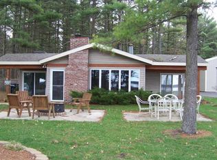 2072 Town Hall Dr, Marshall, WI 53559