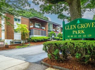 95 Grove St APT 2, West Roxbury, MA 02132