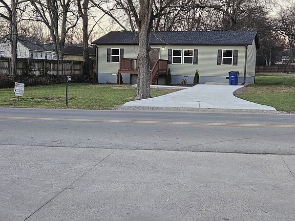 4th image of 1204 W Lane St
