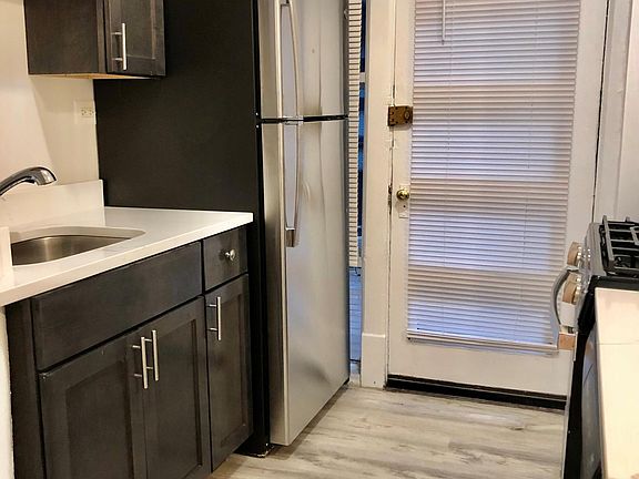 3rd image of 1906 N Lincoln Park W APT 4N