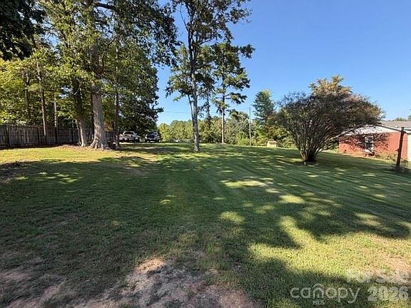 4th image of 321 Onvil Rd