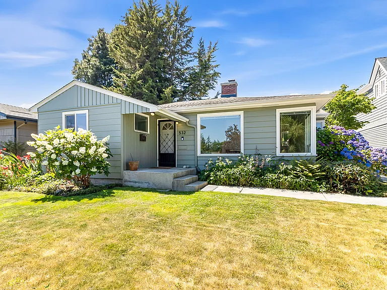 532 Colby Ave — Photo 1