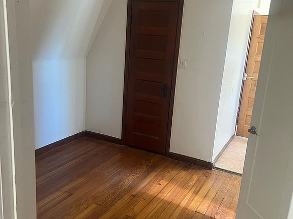 5th image of 66 Tiffany Pl Floor 3