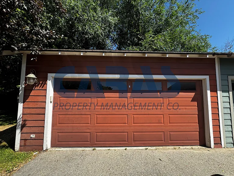 128 Snowberry St — Photo 2