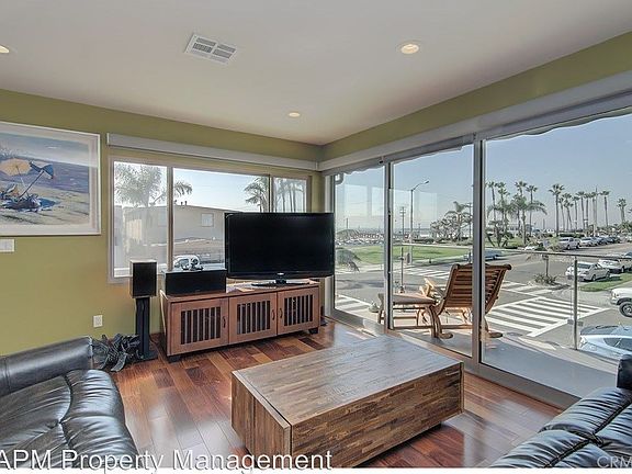 2nd image of 1001 Ocean Ave APT E
