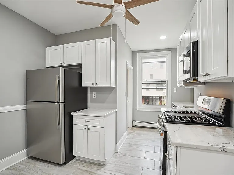 198 Griffith St #1L — Photo 9