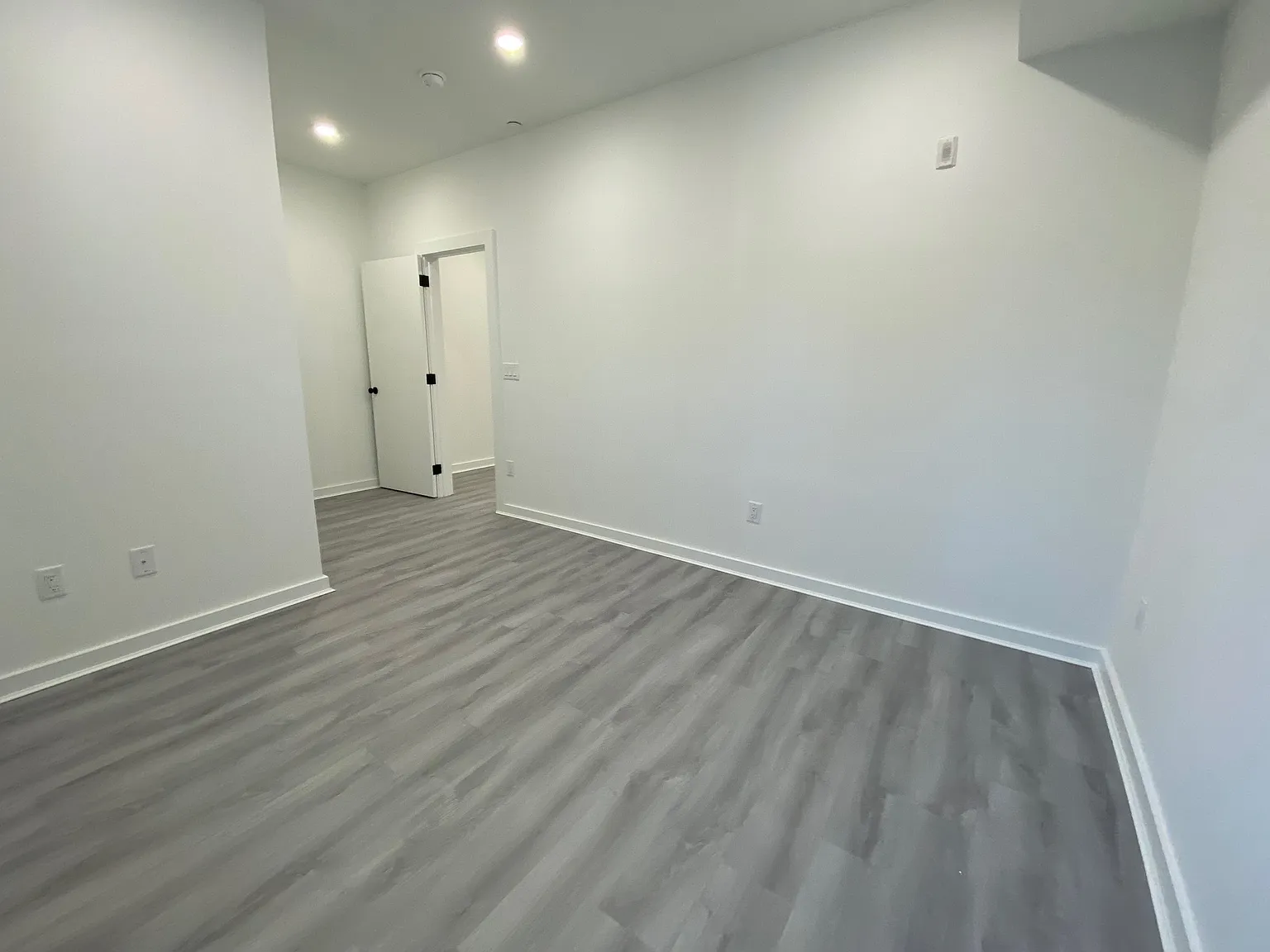 3 bed, $1,900 — Photo 3