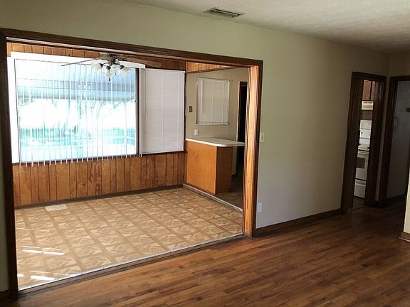 2nd image of 1916 Pullman Ct