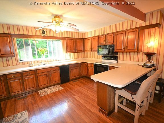 5th image of 1590 Sugar Creek Dr