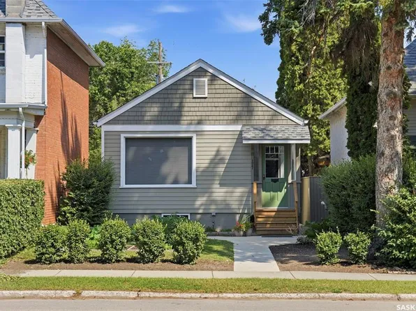 1021 12th STREET E, Saskatoon, SK S7H 0C9