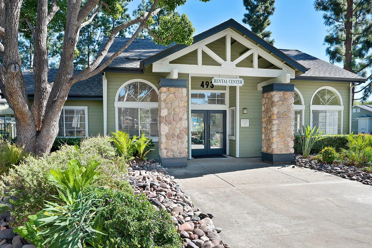 Building Photo - Forest Glen