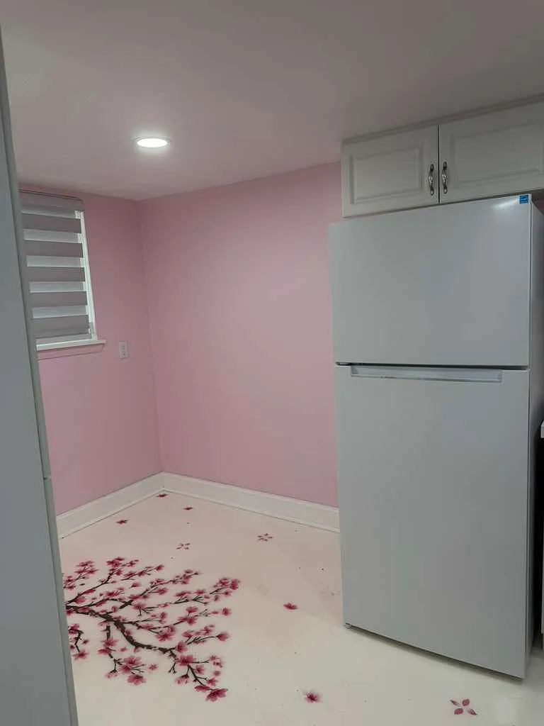 2 bed, 1000 sqft, $1,799 — Photo 3