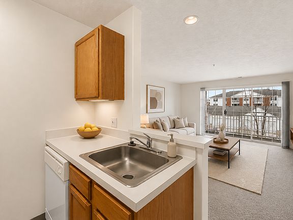 3rd image of 13290 Spruce Run Dr #101