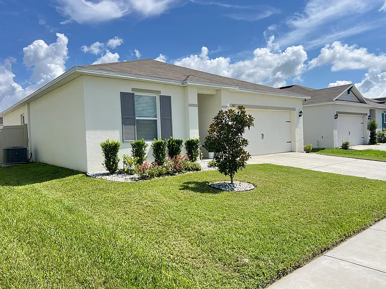 187 Emanuelle Dr — Photo 5
