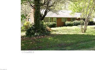 2500 Farmbrook Rd, Winston Salem, NC 27103