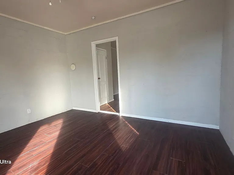 1104 S McKinley St — Photo 2