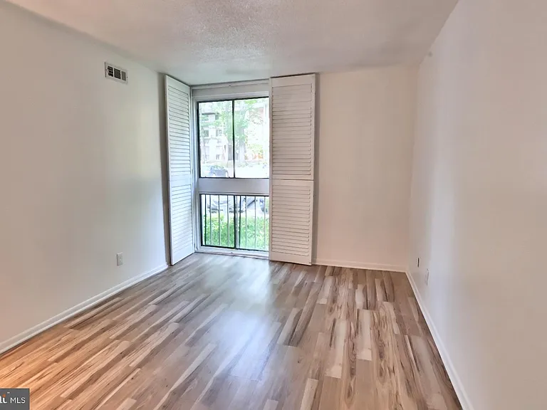 1580 Moorings Dr #11B — Photo 33