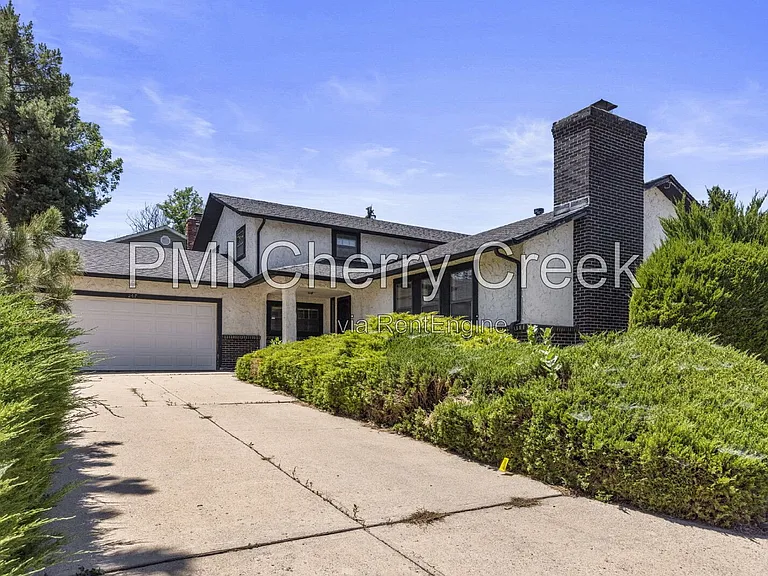 207 S Ursula St — Photo 2