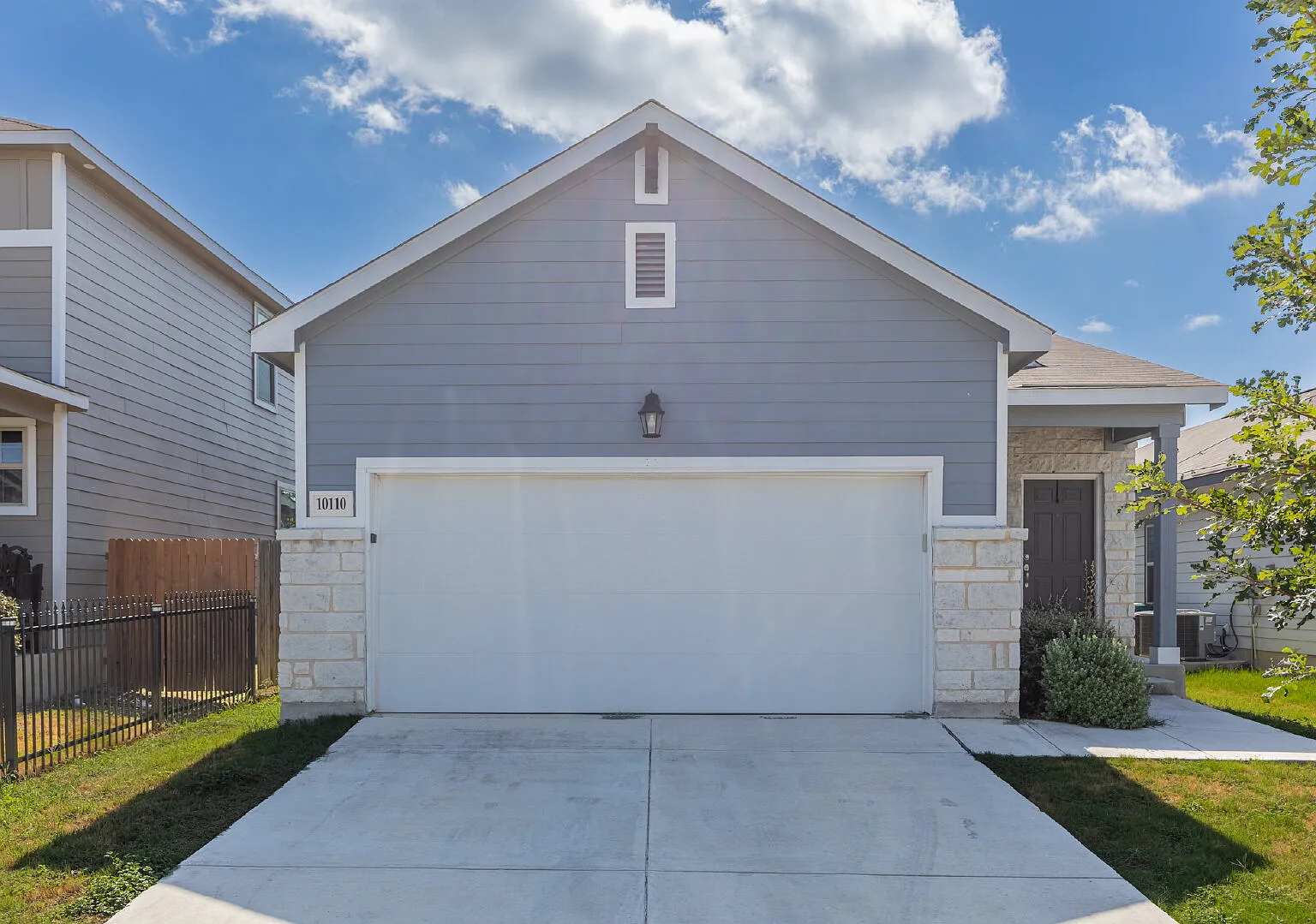 3 bed, 2.0 bath, 1326 sqft, $1,600 — Photo 1