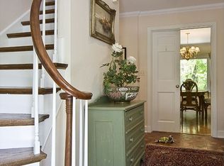 450 Thorne Ln, Lake Forest, IL 60045