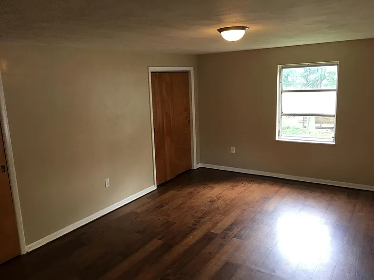 Bed 3 b (upstairs)