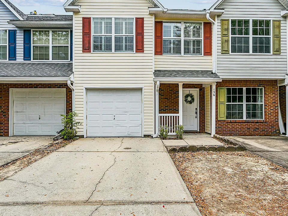 156 Swaying Pine Ct