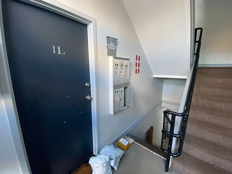588 East St — Photo 12