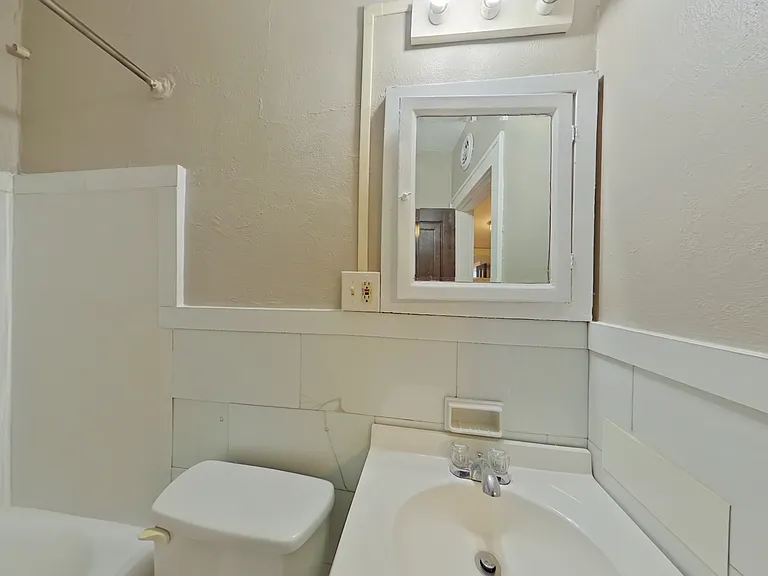5618 S Grand Blvd — Photo 12