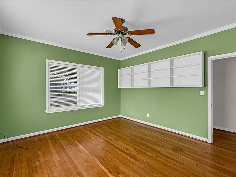 2527 Avenue G — Photo 11
