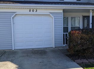 803 SE Country Ln, Lees Summit, MO 64063