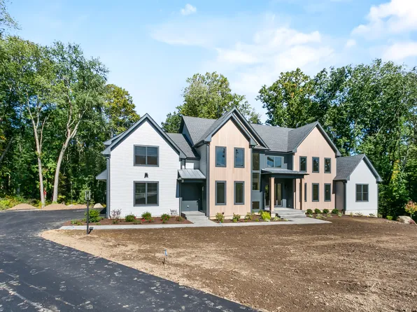 18 Holly Lane, Newtown, CT 06482