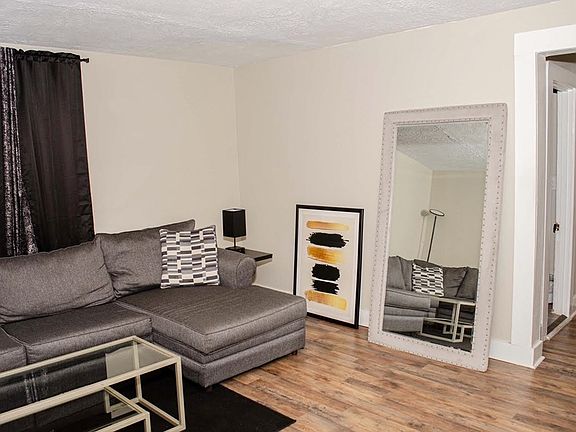 3rd image of 41 Hylton Ave