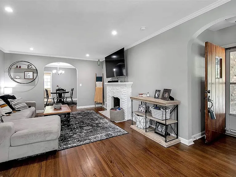 514 S Crestway St — Photo 5