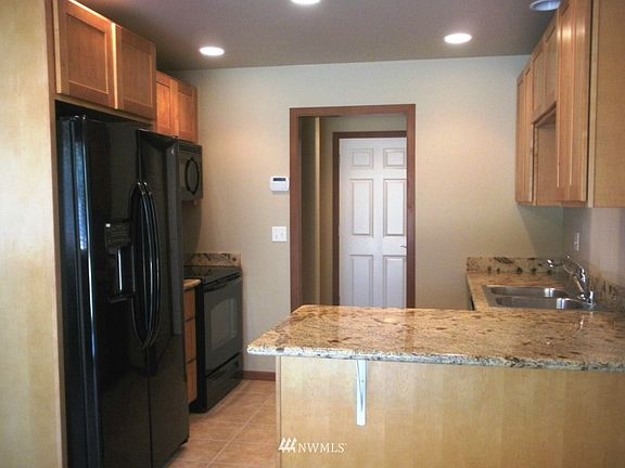 2nd image of 231 233 174th Street S