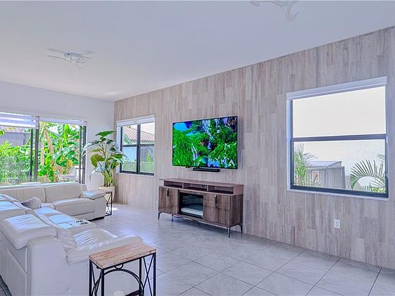 5th image of 5529 Aquila AVE