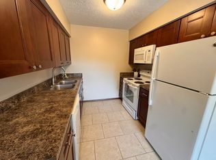 1847 Knox St #16, Lincoln, NE 68521