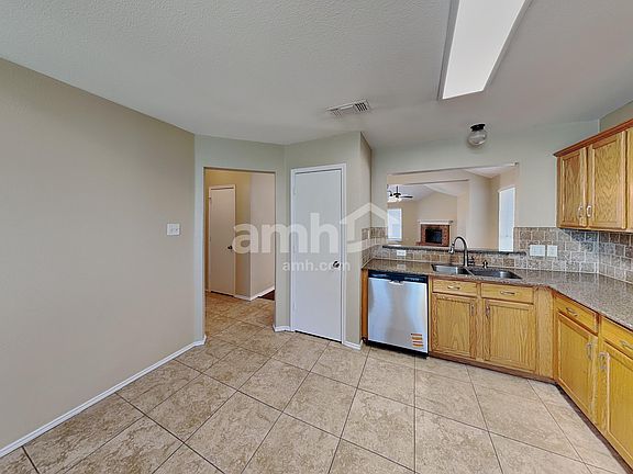 3rd image of 10509 Fossil Hill Dr