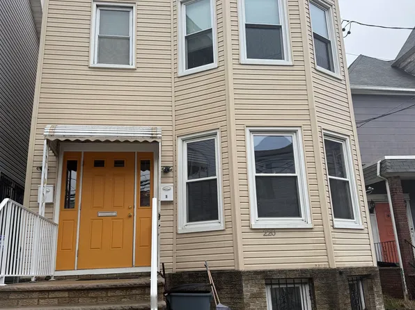 220 Summit Avenue image 1 of 18