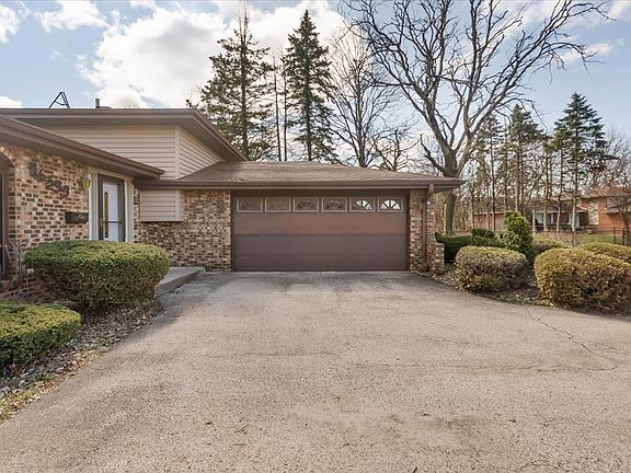 4th image of 16533 Louis Ave
